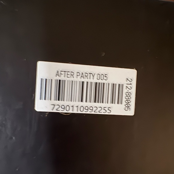 IL MAKIAGE MAKEUP FOUNDATION AND LIP STICK - Picture 5 of 14